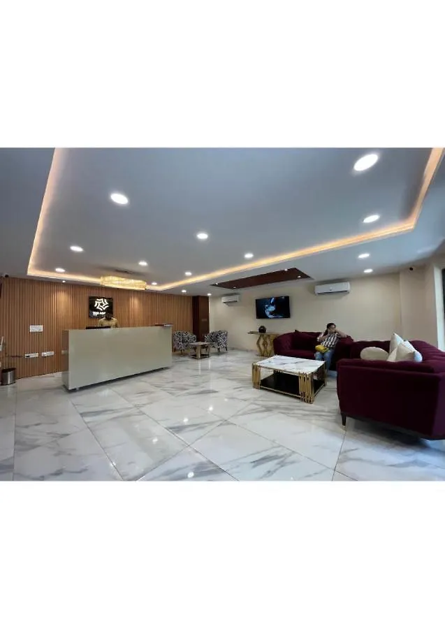 The Azure Inn Hotel Gurgaon 3*,  Indie