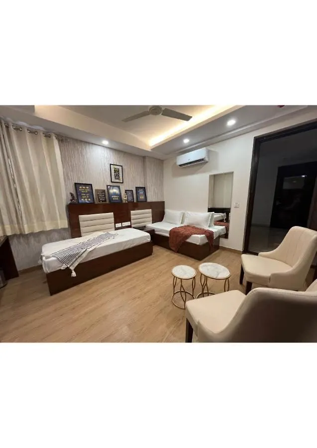 The Azure Inn Hotel Gurgaon 3*,  Indie