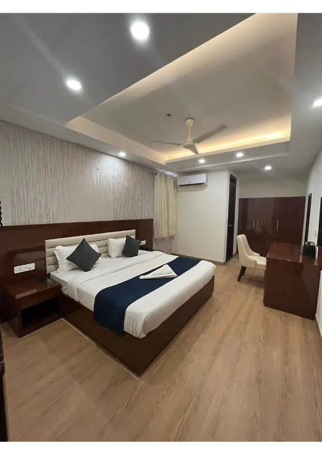***  The Azure Inn Hotel Gurgaon Indie